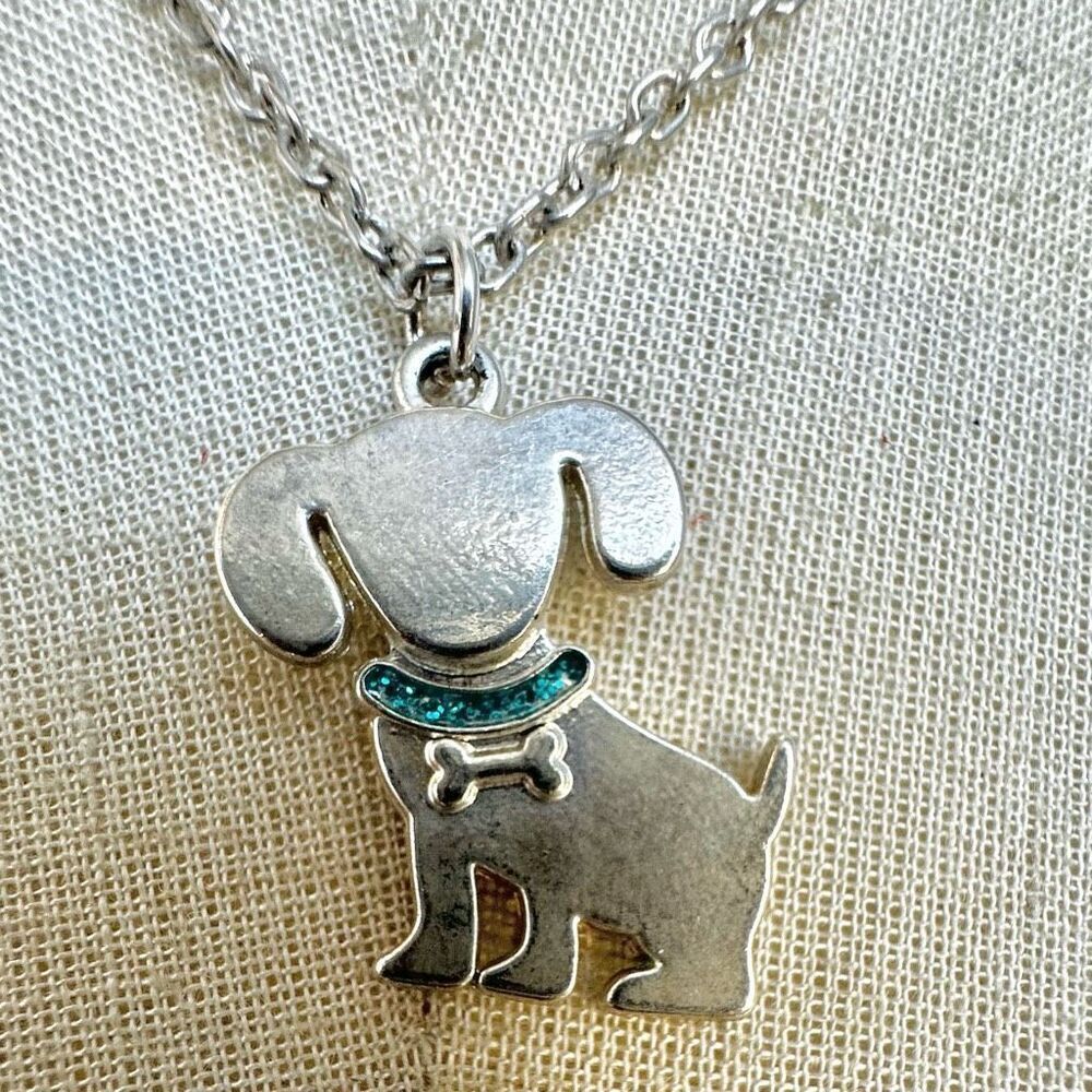 Silver tone dog pendant necklace